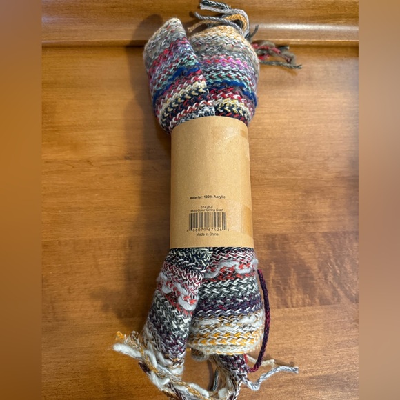 Multicolor Giving Scarf - Picture 2 of 2
